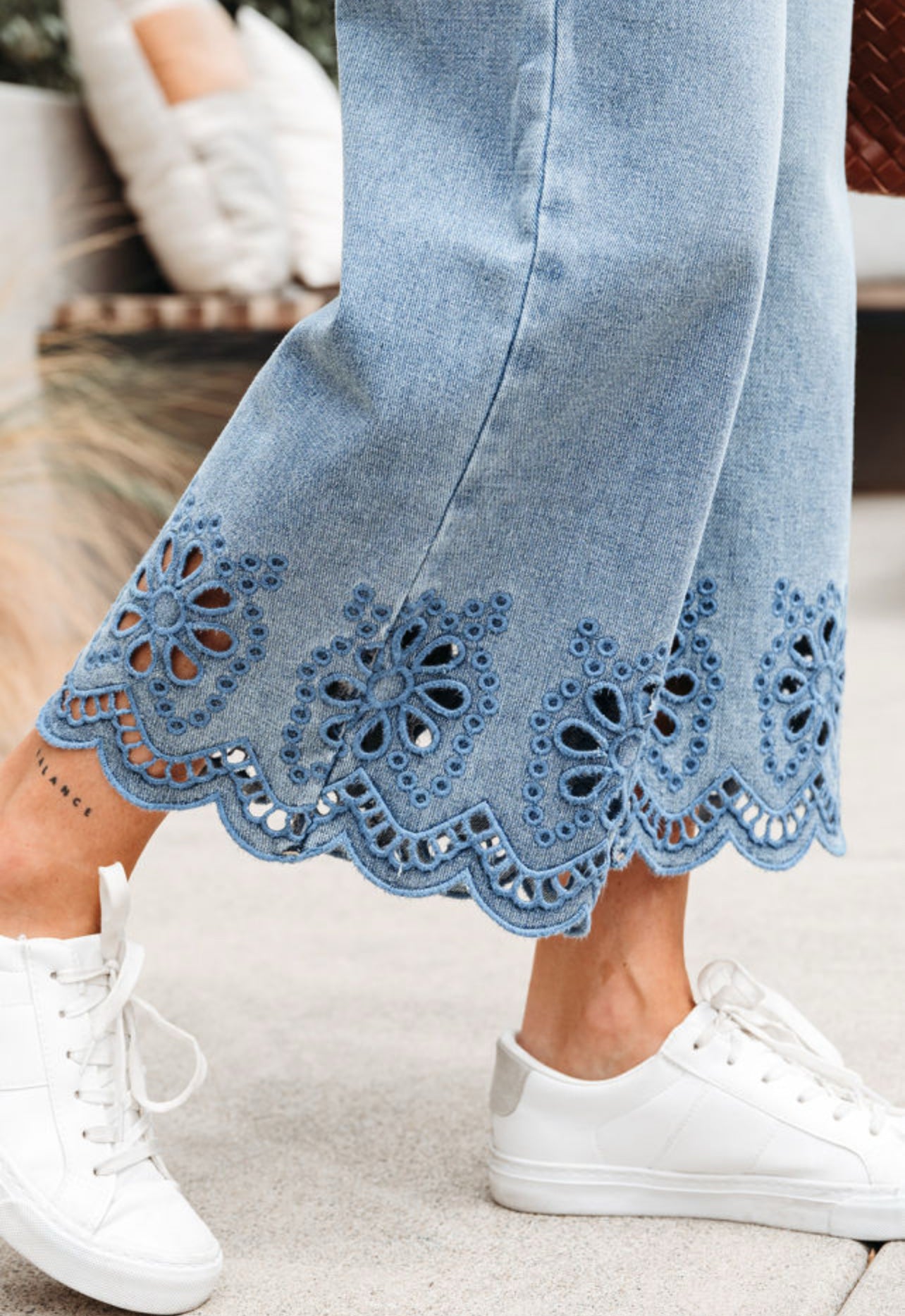 Embroidered Cropped Wide Leg Jeans